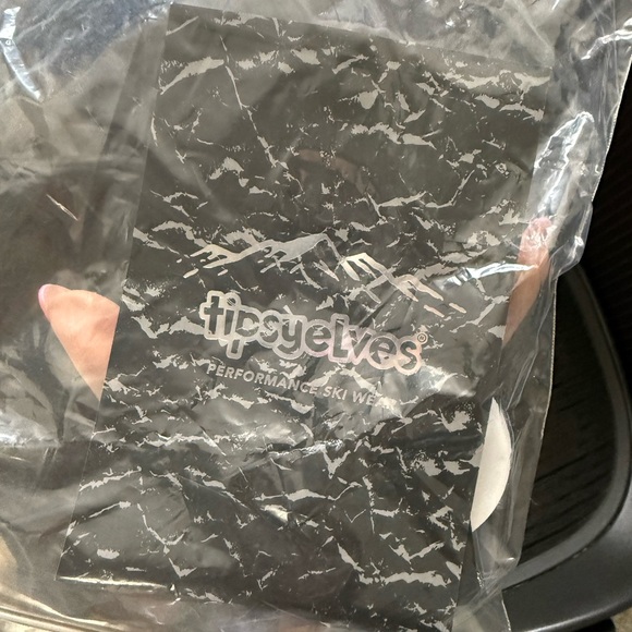 Tipsy Elves Women’s Snowsuit Size S NWOT - Picture 4 of 5